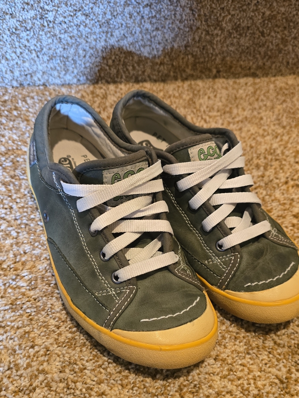 Simple Eco Sneaks Green Leather Sz 6